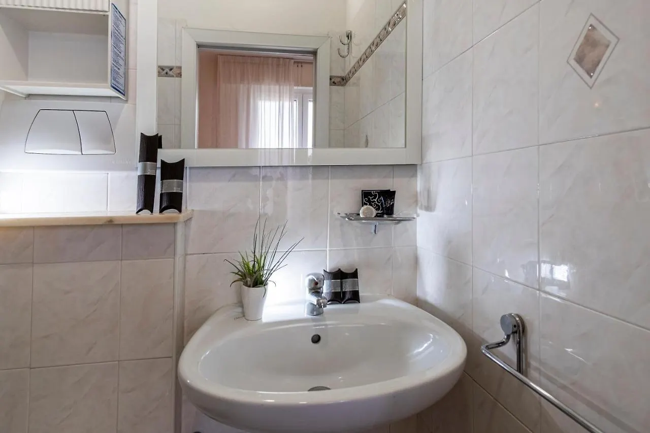 ריצ'יונה Hotel Tre Rose
