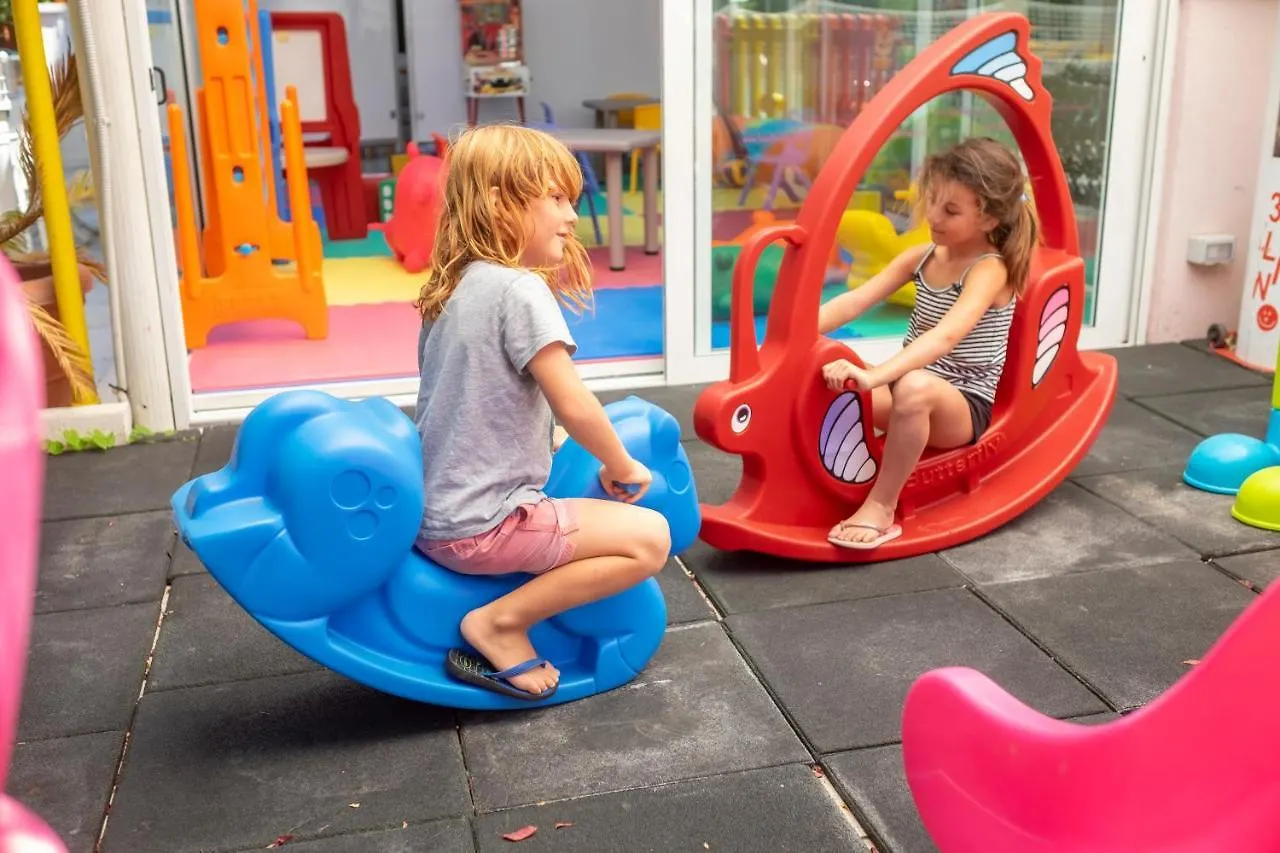 ריצ'יונה Hotel Tre Rose 3*,  איטליה