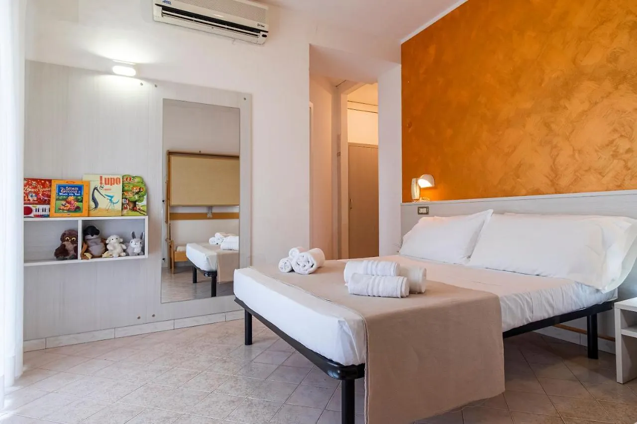 Hotel Tre Rose Riccione 3*,