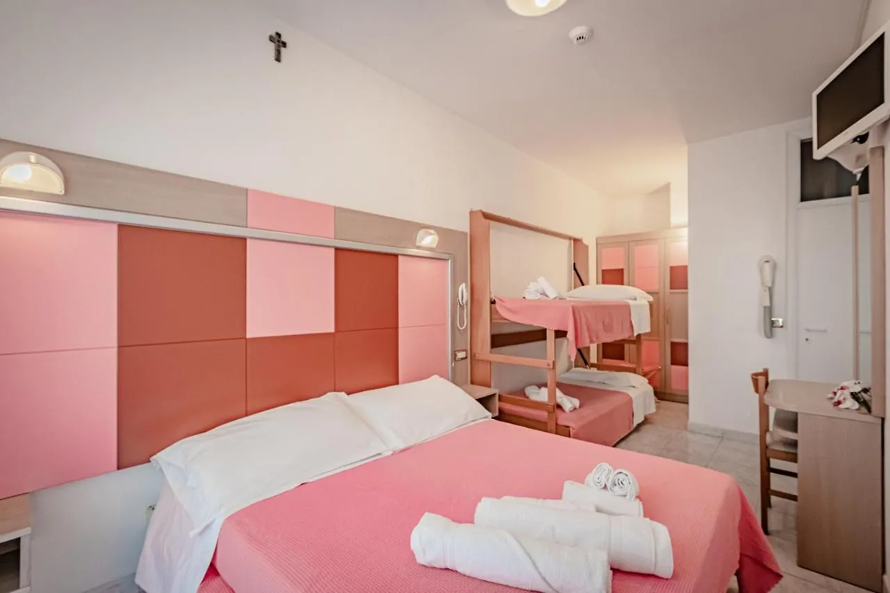 Hotel Tre Rose Riccione 3*,  Italia