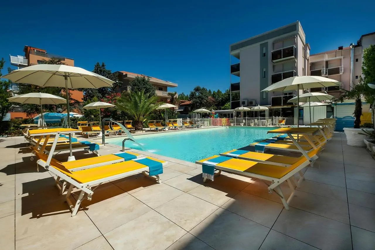 Hotel Tre Rose Риччоне
